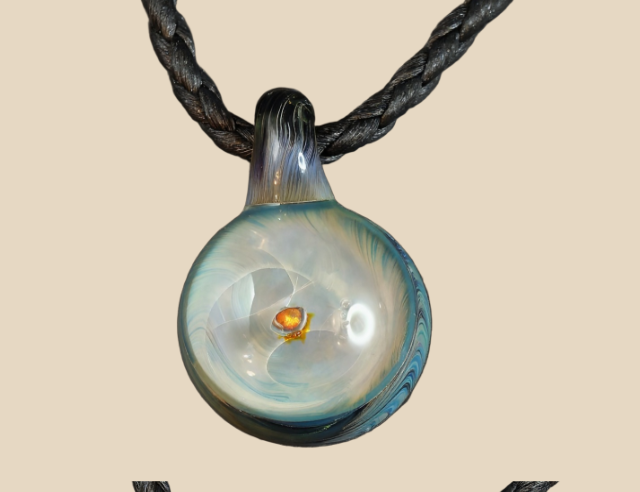 Thule pendant design